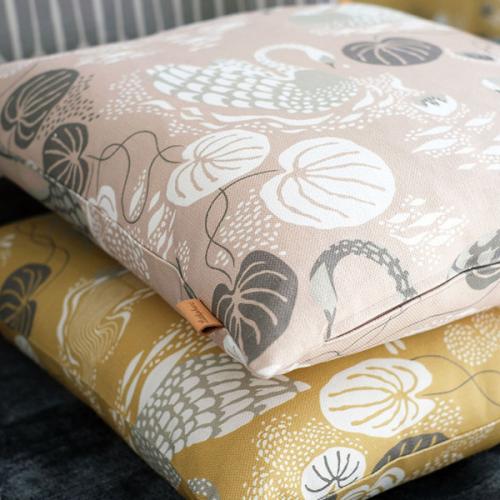 ＜リトルファント＞クッション50×50cm（中材込）Noble Nymphs ダスティーピンク