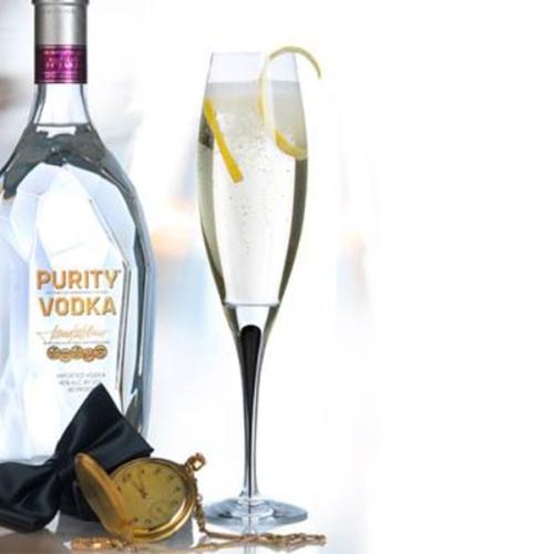 ＜Orrefors＞インターメッツォ　シャンパングラス　ブルー