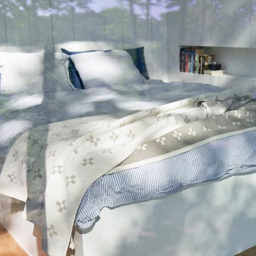 ＜クリッパン＞シャーンスンド　シュニールコットン　140×180cm　エクリュ