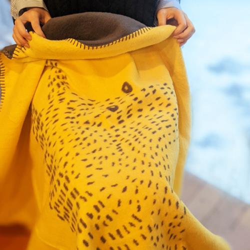 ＜ファブラスグース＞ブランケット（大判サイズ）A DOG イエロー