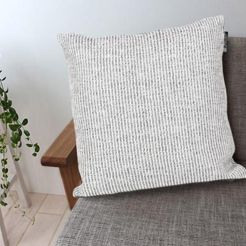 ＜クラスボルス＞クッション（中材込） Norrland Bjork WH/BK 45×45cm　