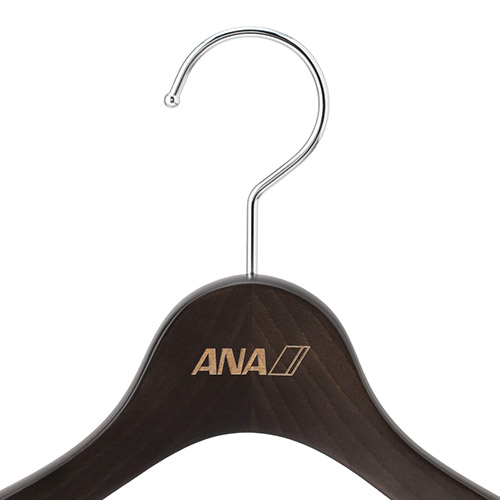 【ANAオリジナル】＜ナカタハンガー＞ANAロゴ入りデザイン　木製スーツハンガー（2本組）