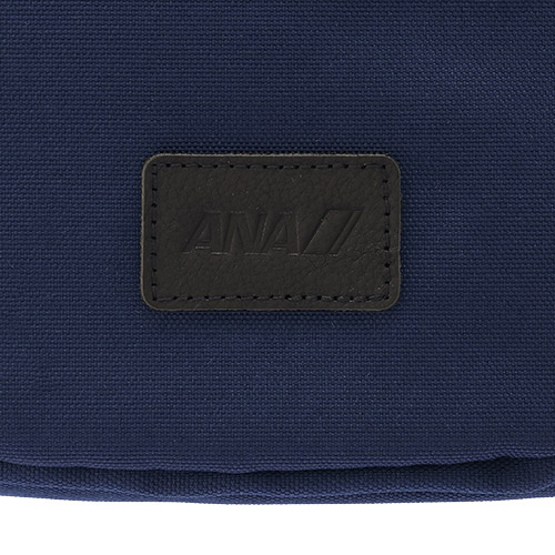 【ANAオリジナル】オリジナルネイビーボディバッグ　with　ANAセレクションオリジナルフライトタグ